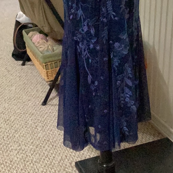 Alex Evening MIDI Dress. Worn only once. Size 8 - Picture 3 of 4
